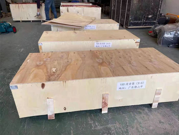 羅茨鼓風(fēng)機(jī)消音器 開(kāi)工啦!發(fā)往佛山XQSSR150羅茨鼓風(fēng)機(jī) 30KW4臺(tái)(圖2)